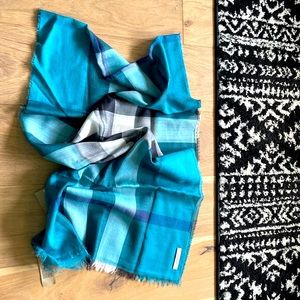burberry M Gauze half mega check Scarf NWT